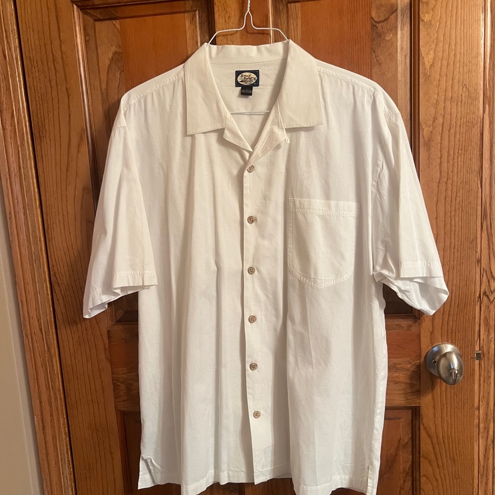 Men’s large Tommy Bahama button down shirt like new